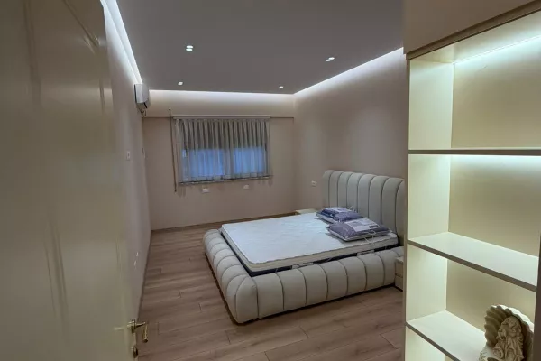 Shtepi me qera Apartament ne Tirane, 2+1, Mobilimi E mobiluar, Pagesa 905  Euro.