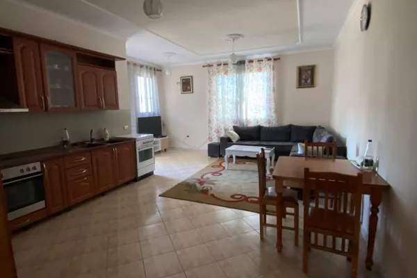 Shtepi me qera 2+1 ne Tirane - 500 Euro