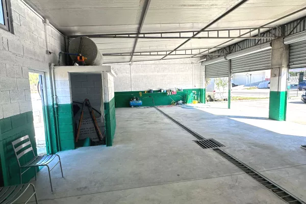 Business Property for Rent 4+1 in Tirana - 1,200 Euro