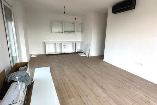 Ambient biznesi me qera 3+1 ne Tirane - 640 Euro