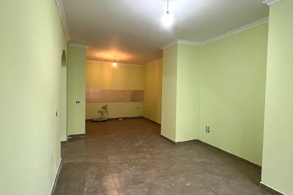 Shtepi ne shitje Apartament ne Tirane, 2+1, Mobilimi Bosh, pa mobiluar, Pagesa 122,009  Euro.