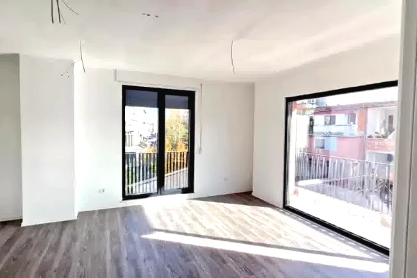 Shtepi ne shitje Apartament ne Tirane, 1+1, Mobilimi Bosh, pa mobiluar, Pagesa 162,300  Euro.
