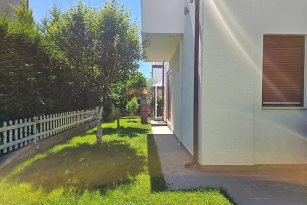 Luxury villas for rent in Tirana 7+1, Furnished