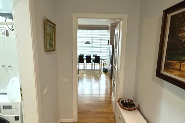 Shtepi me qera Apartament ne Tirane, 2+1, Mobilimi E mobiluar, Pagesa 910  Euro.