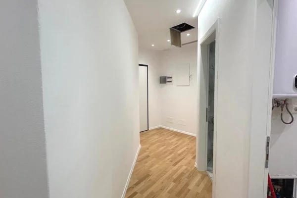 Shtepi ne shitje Apartament ne Tirane, 2+1, Mobilimi Bosh, pa mobiluar, Pagesa 414,529  Euro.