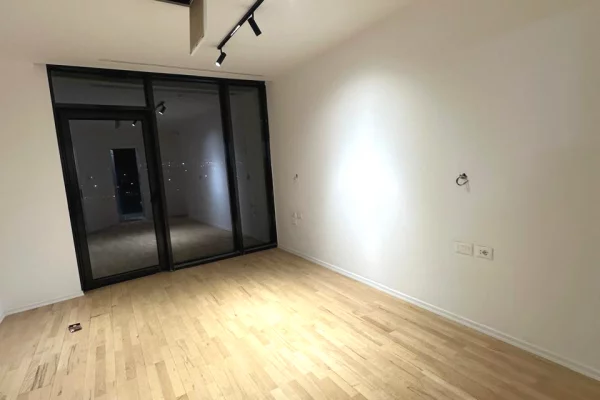 Shtepi ne shitje Apartament ne Tirane, 2+1, Mobilimi Bosh, pa mobiluar, Pagesa 414,529  Euro.