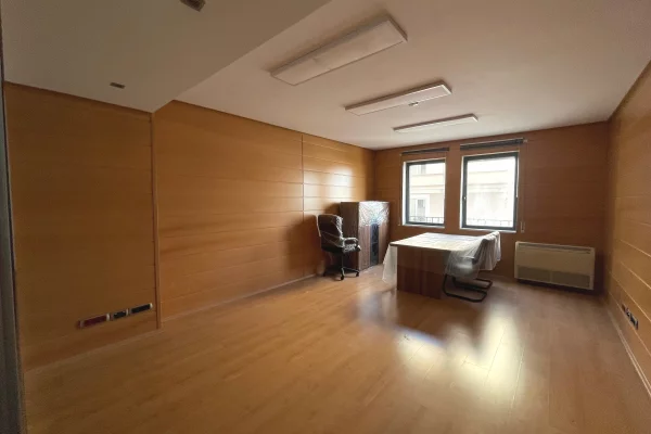 Ambient biznesi ne shitje 3+1 ne Tirane - 620,009 Euro