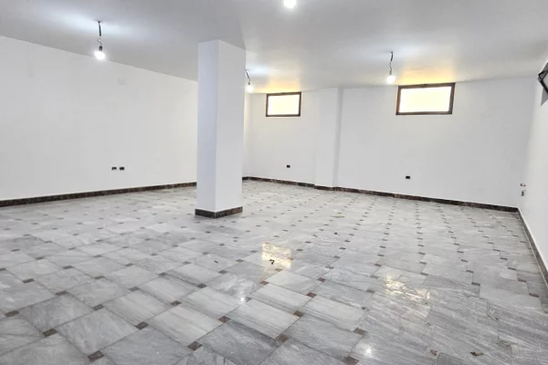 Ambient biznesi me qera 1+1 ne Tirane - 300,009 Leke