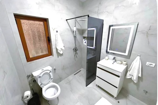 Shtepi me qera Apartament ne Tirane, 2+1, Mobilimi E mobiluar, Pagesa 809  Euro.