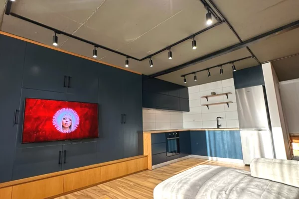 Shtepi ne shitje Apartament ne Tirane, 2+1, Mobilimi E mobiluar, Pagesa 170,200  Euro.