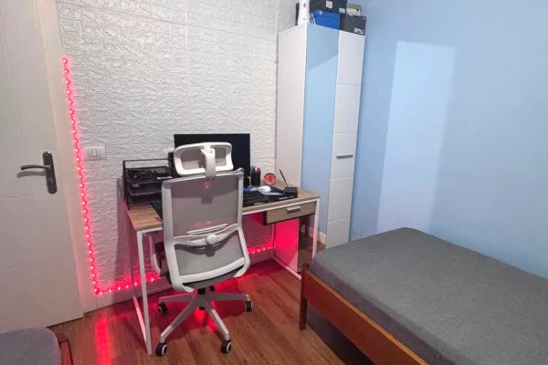 Shtepi me qera Apartament ne Tirane, 2+1, Mobilimi E mobiluar, Pagesa 889  Euro.