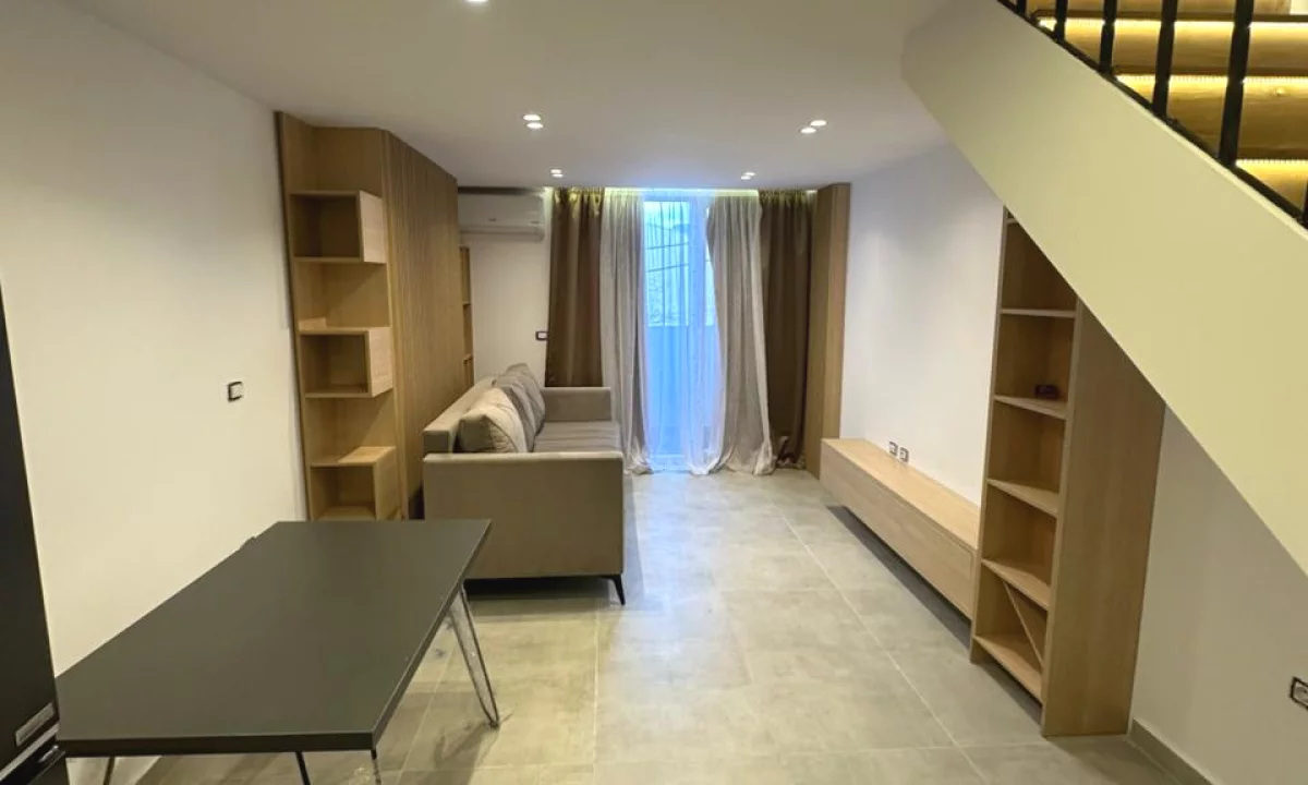 Shtepi ne shitje Apartament ne Tirane, 1+1, Mobilimi E mobiluar, Pagesa 119,270  Euro.
