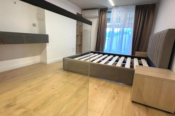 Shtepi ne shitje Apartament ne Tirane, 1+1, Mobilimi E mobiluar, Pagesa 119,270  Euro.