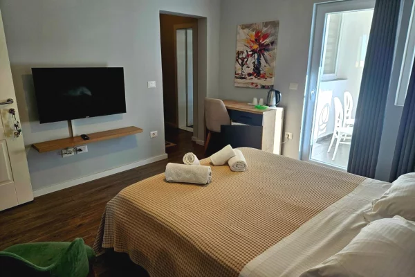 Shtepi ne shitje Apartament ne Tirane, 6+1, Mobilimi E mobiluar, Pagesa 950,070  Euro.