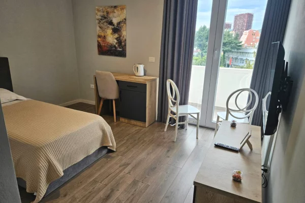 Shtepi ne shitje Apartament ne Tirane, 6+1, Mobilimi E mobiluar, Pagesa 950,070  Euro.