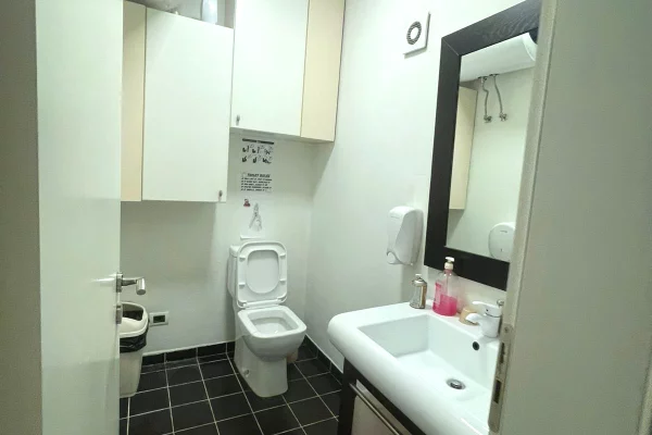 Shtepi ne shitje Apartament ne Tirane, 3+1, Mobilimi E mobiluar, Pagesa 470,009  Euro.