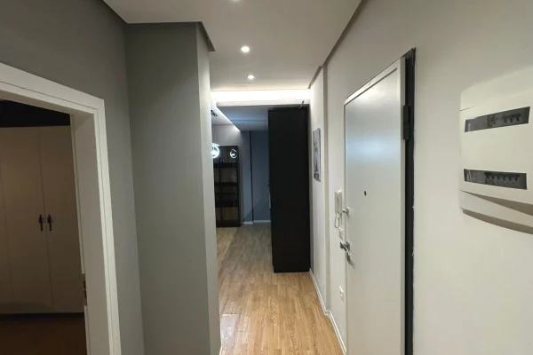 Shtepi me qera Apartament ne Tirane, 2+1, Mobilimi E mobiluar, Pagesa 1,209  Euro.
