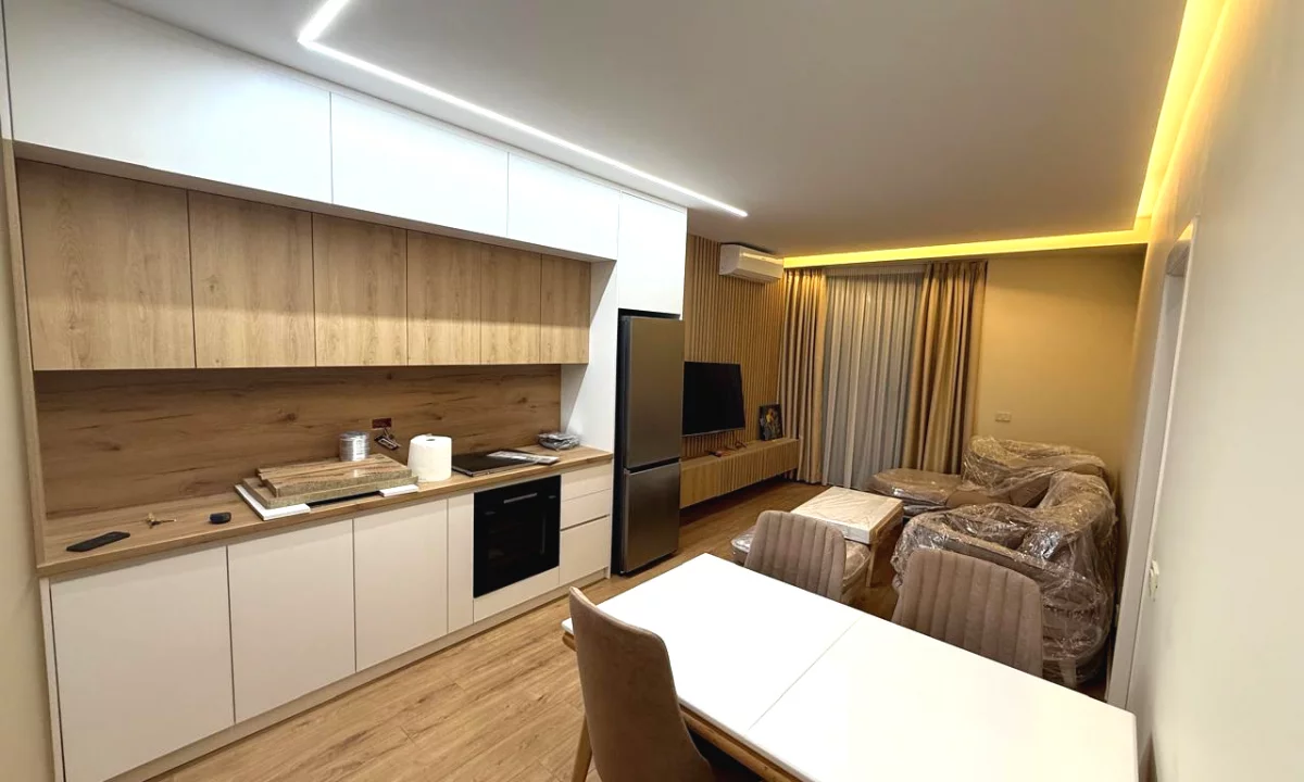 Shtepi me qera Apartament ne Tirane, 2+1, Mobilimi E mobiluar, Pagesa 1,009  Euro.