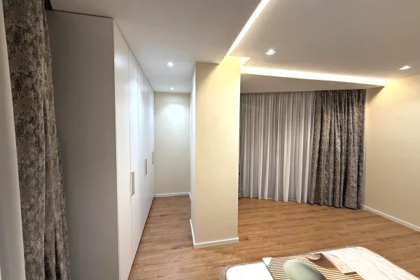 Shtepi me qera Apartament ne Tirane, 2+1, Mobilimi E mobiluar, Pagesa 1,009  Euro.