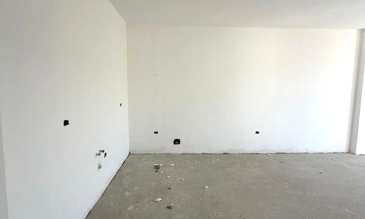 Shtepi ne shitje Apartament ne Tirane, 2+1, Mobilimi Bosh, pa mobiluar, Pagesa 101,899  Euro.