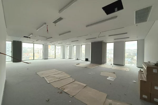 Ambient biznesi me qera 3+1 ne Tirane - 37,690 Euro