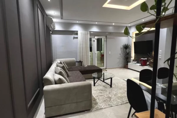 Shtepi me qera 2+1 ne Tirane - 605 Euro