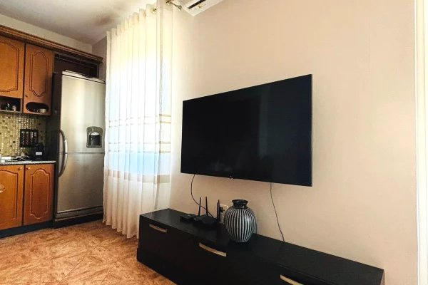 Shtepi me qera Apartament ne Tirane, 2+1, Mobilimi E mobiluar, Pagesa 750  Euro.
