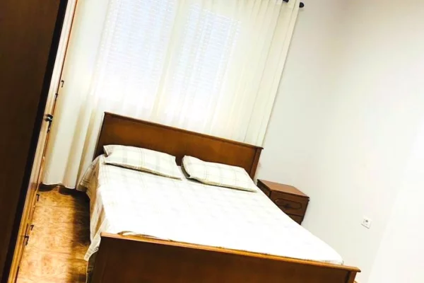 Shtepi me qera 2+1 ne Tirane - 750 Euro