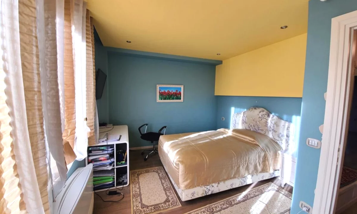 Luxury villas for sale in Tirana 5+1, Furnished