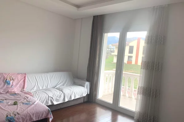 Shtepi ne shitje Vila Luksoze ne Tirane, 7+1, Mobilimi E mobiluar, Pagesa 2,200,000  Euro.