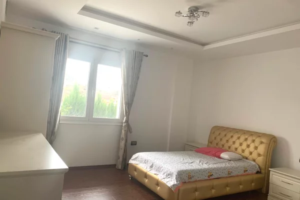 Shtepi ne shitje Vila Luksoze ne Tirane, 7+1, Mobilimi E mobiluar, Pagesa 2,200,000  Euro.