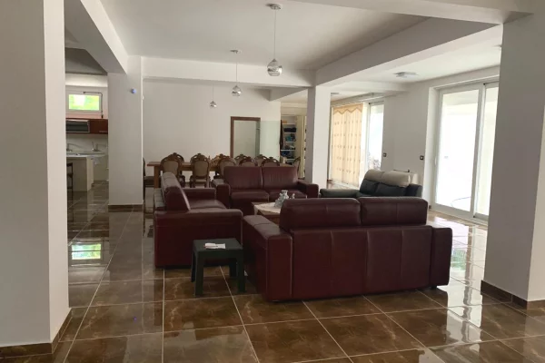 Shtepi ne shitje 7+1 ne Tirane - 2,200,000 Euro