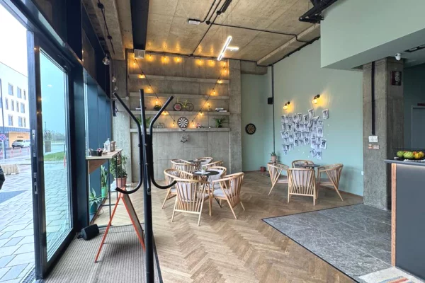 📍 Shitet Biznes Bar-Kafene – Prane Aeroportit