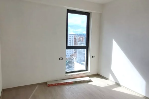 Shtepi ne shitje Apartament ne Tirane, 2+1, Mobilimi Bosh, pa mobiluar, Pagesa 192,709  Euro.