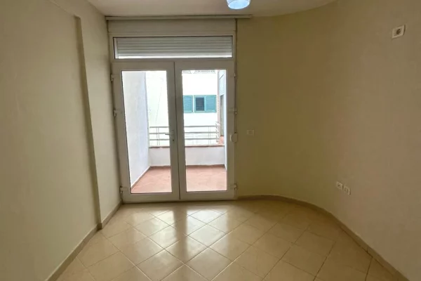 Apartment for sale in Tirana 3+1, Emty