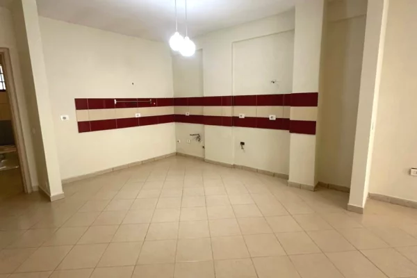 Apartment for sale in Tirana 3+1, Emty