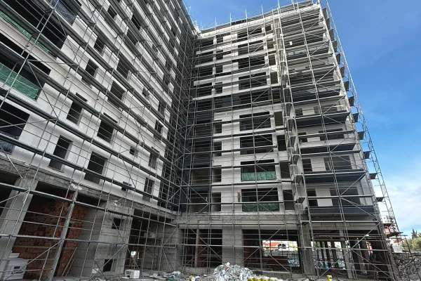 📍 Shitet Ambient Biznesi – pranë Rrethrrotullimit të Klanit