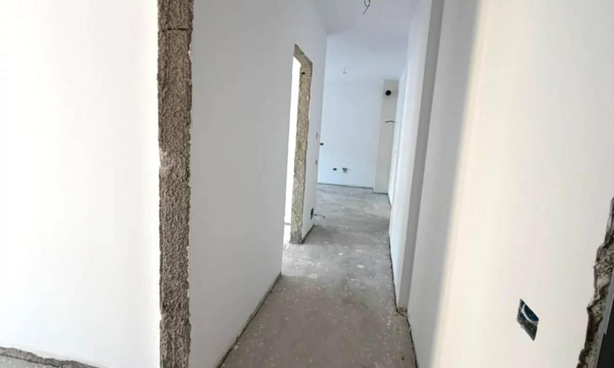 Apartment for sale in Tirana 2+1, Emty