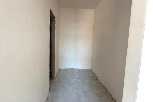 Shtepi ne shitje Apartament ne Tirane, 2+1, Mobilimi Bosh, pa mobiluar, Pagesa 257,550  Euro.