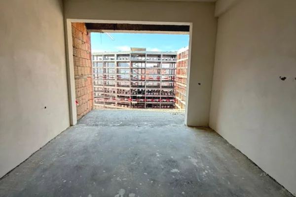 Shtepi ne shitje Apartament ne Tirane, 2+1, Mobilimi Bosh, pa mobiluar, Pagesa 257,550  Euro.