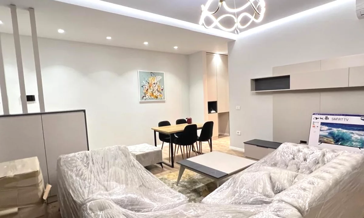 Shtepi me qera Apartament ne Tirane, 1+1, Mobilimi E mobiluar, Pagesa 80,000  Leke.