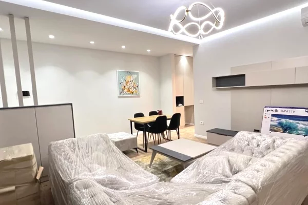 Shtepi me qera 1+1 ne Tirane - 80,000 Leke