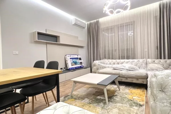 Shtepi me qera Apartament ne Tirane, 1+1, Mobilimi E mobiluar, Pagesa 80,000  Leke.