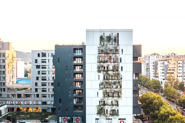 Ambient biznesi ne shitje 3+1 ne Tirane - 1,100,000 Euro