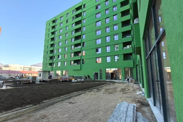 Appartamento in vendita a Tirana 3+1, Vuoto