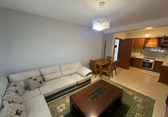 Shtepi me qera 2+1 ne Tirane - 700 Euro