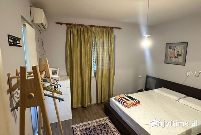 Shtepi me qera Apartament ne Tirane, 2+1, Mobilimi E mobiluar, Pagesa 650  Euro.