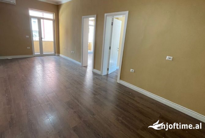 Ambient biznesi me qera 3+1 ne Tirane - 850 Euro