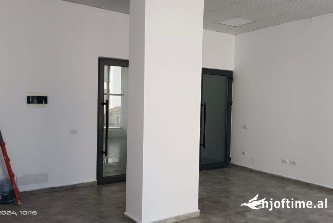 Ambient biznesi me qera 3+1 ne Tirane - 600 Euro