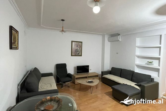 Apartament 2+1 me Qera Ne BLLOK ( Tek Garda )
